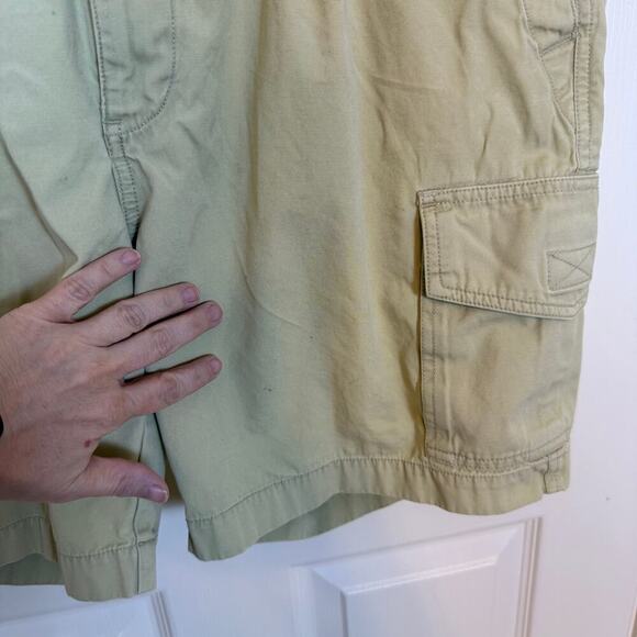 Tommy Bahama Khaki Cargo Shorts Medium VTG Y2K Drawstring Waist GUC - Picture 2 of 5
